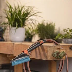 Gardena Cleansystem Brosse à Main Avec Raccord de Tuyau