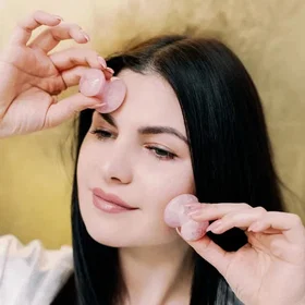 Crystallove Rose Quartz Svampmassagehjälpmedel för ansikte