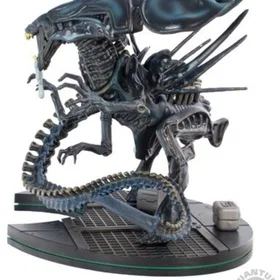 Quantum Mechanix Alien Alien Queen Figure