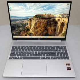 HP OmniBook 5 16-ag1500sa 16" Ryzen AI 5 340 16GB RAM 512GB SSD