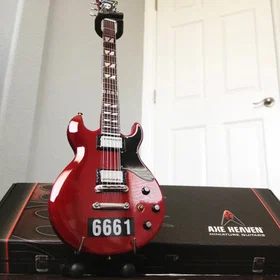 AXE HEAVEN 1/10 Zacky Vengeance Miniature Guitar Replica (6661)