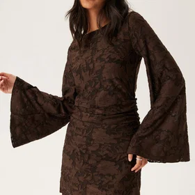 Bubbleroom Occasion Jacquard Stretch Kort Klänning