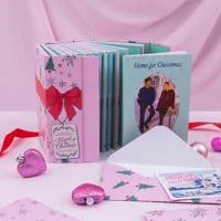 Macmillan 9781037416828 Kissed by Christmas Advent Calendar