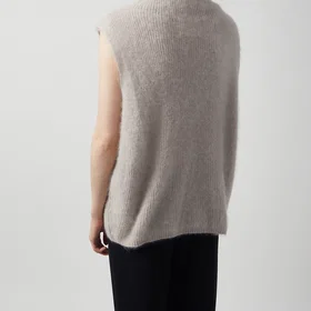 Lisa Yang V Sand Sweater (Women's)