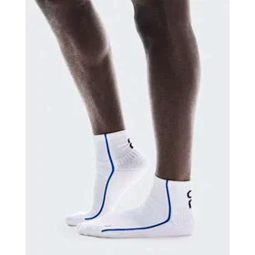 ON Court Mid Socks