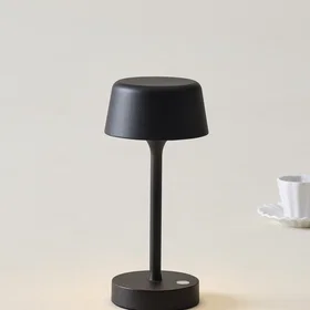 Jotex LEDA portabel lampa Svart