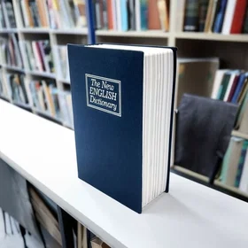 Mad Monkey Livres Vault