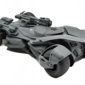 Jada Toys Justice League Batmobile & Batman